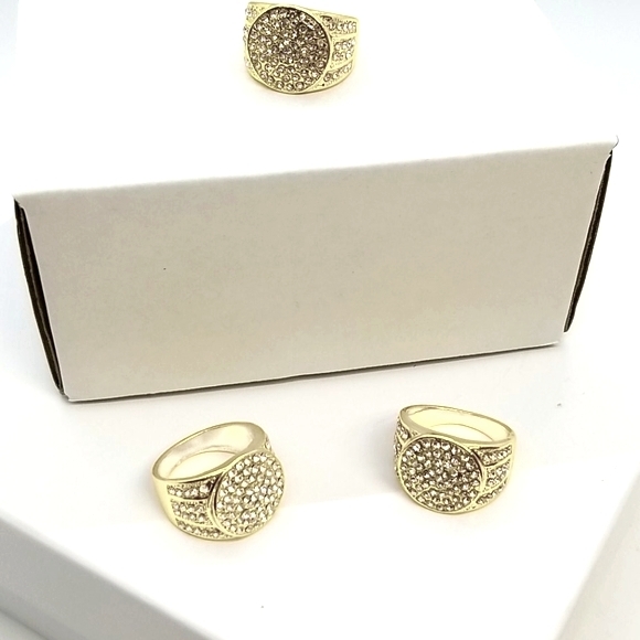 Mans Ring - Picture 2 of 2